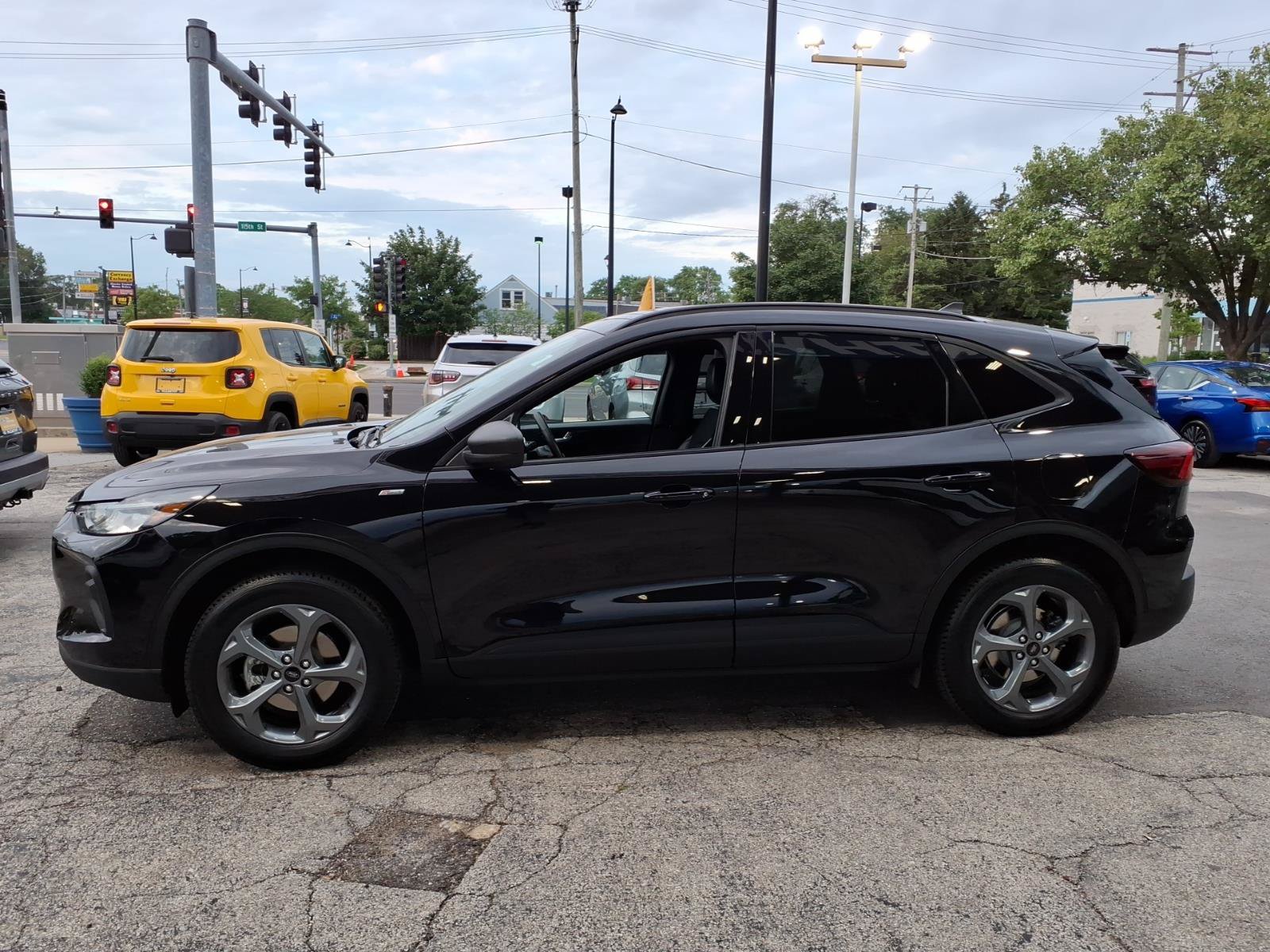 Certified 2025 Ford Escape ST-Line AWD/4WD image 6
