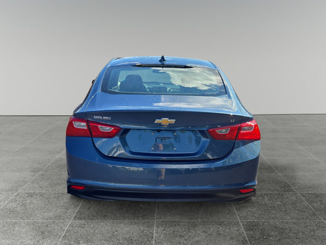Used 2025 Chevrolet Malibu LT FWD image 4