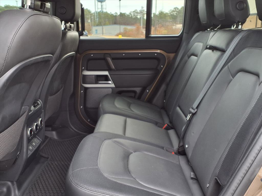 Used 2024 Land Rover Defender 110 X-Dynamic SE image 22