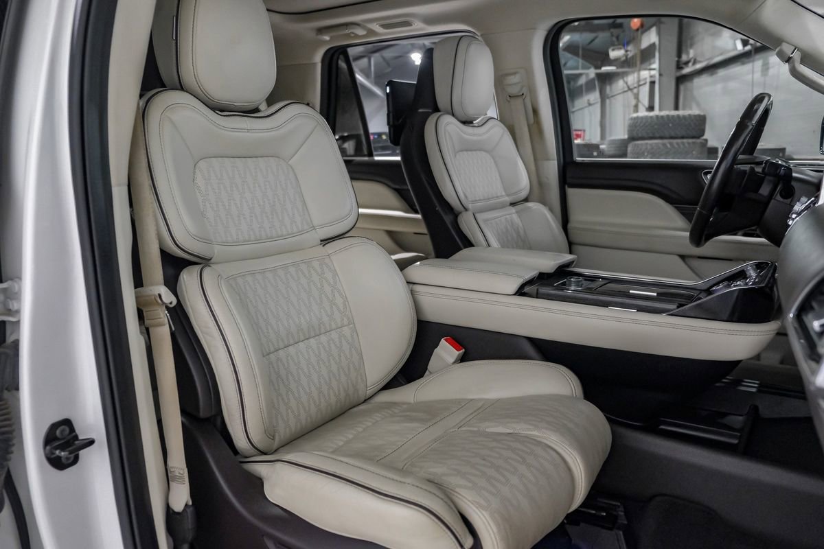 Used 2021 Lincoln Navigator L Black Label w/ Cargo Convenience Package image 32