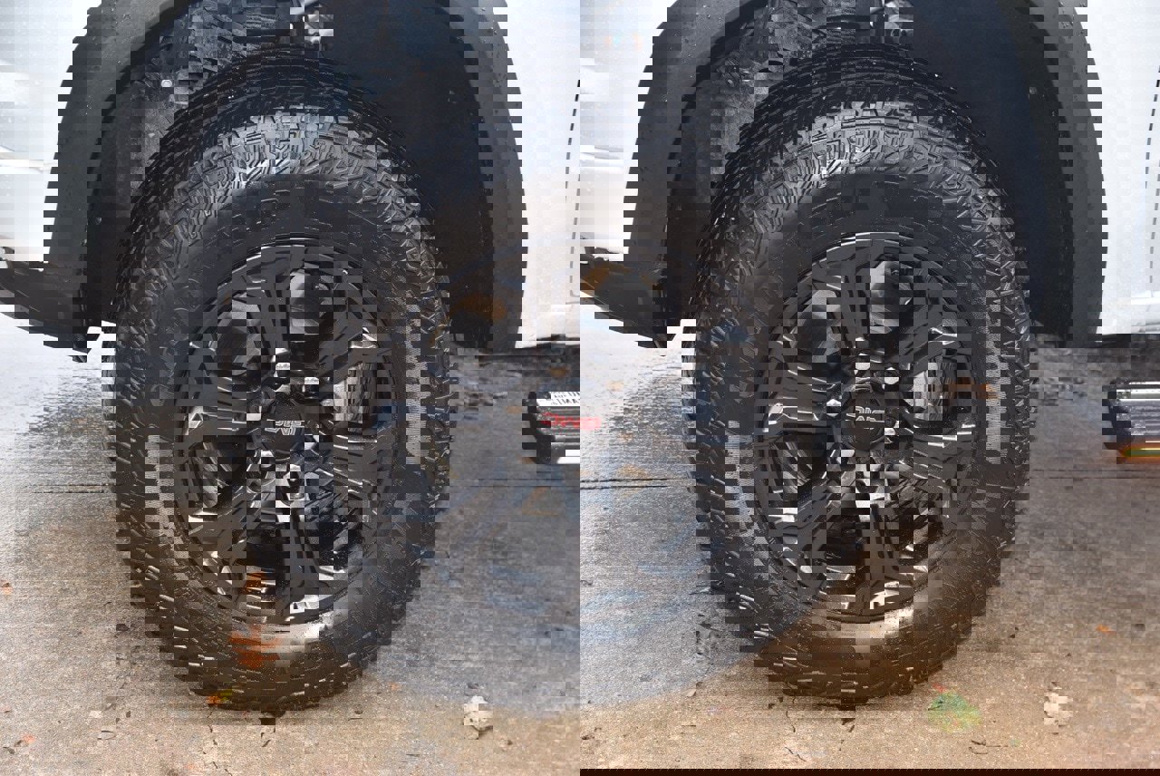 Used 2024 GMC Canyon Elevation w/ Convenience Package image 35