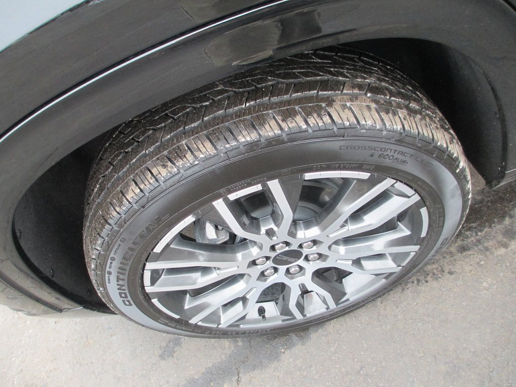 Certified 2026 GMC Acadia Denali Ultimate image 13