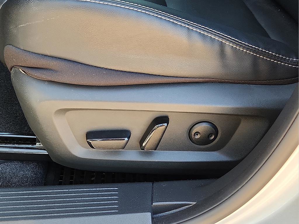 Used 2023 Nissan Rogue SL w/ SL Premium Package image 16