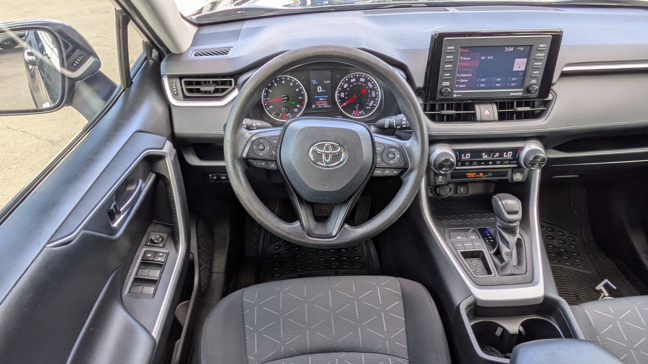 Used 2021 Toyota RAV4 XLE image 26