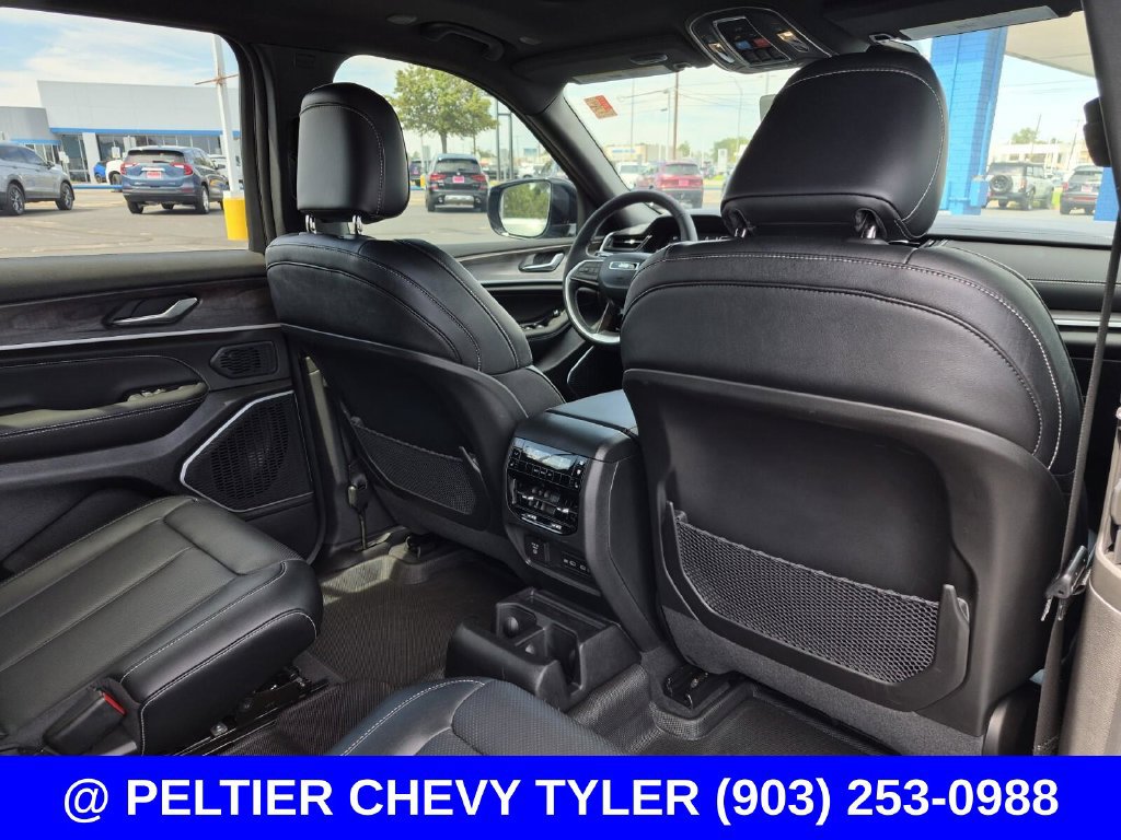 Used 2026 Jeep Grand Cherokee L Limited AWD/4WD image 17
