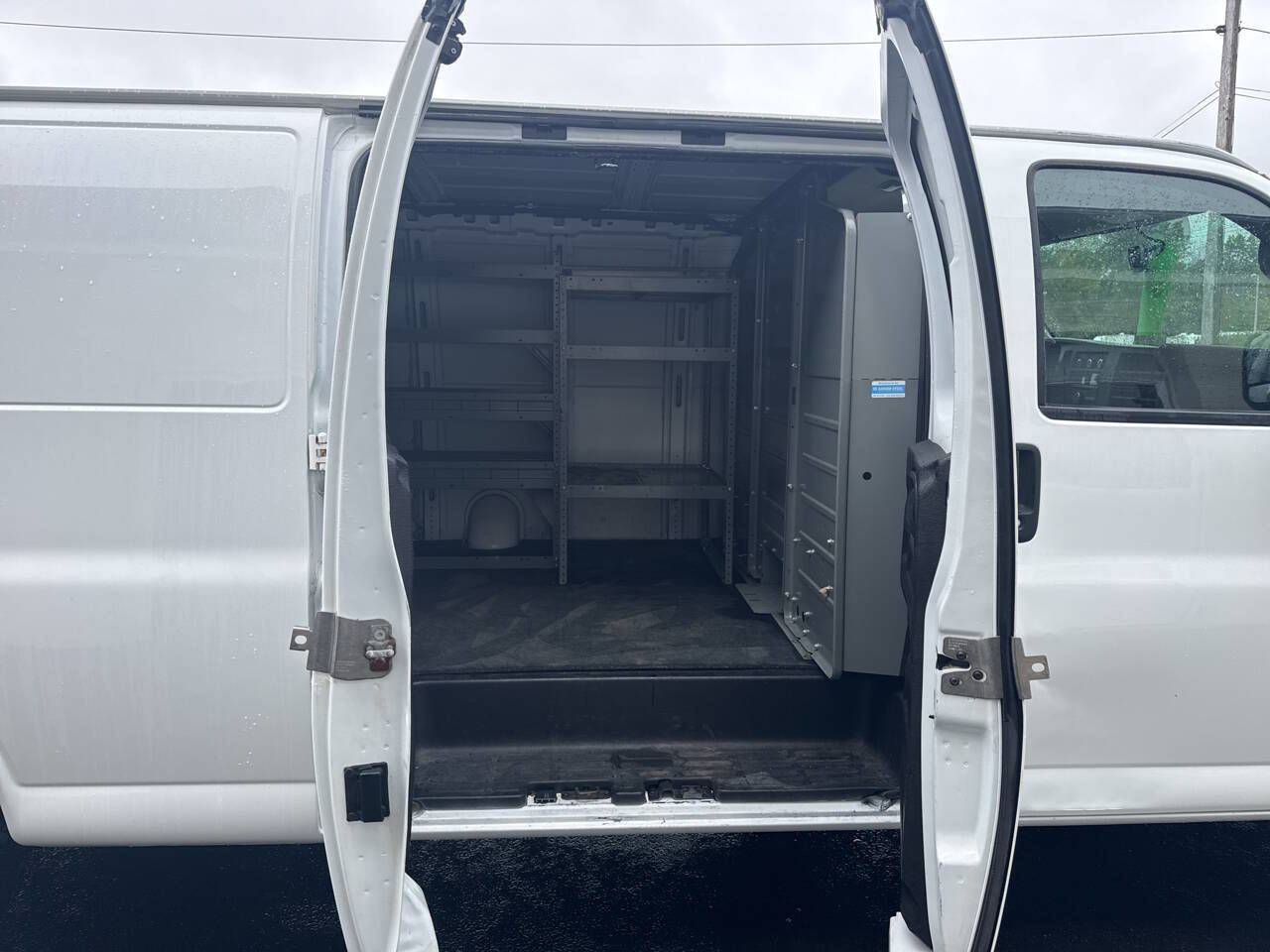 Used 2020 Chevrolet Express 2500 2500 3dr Extended Cargo Van w/ Safety Package image 8