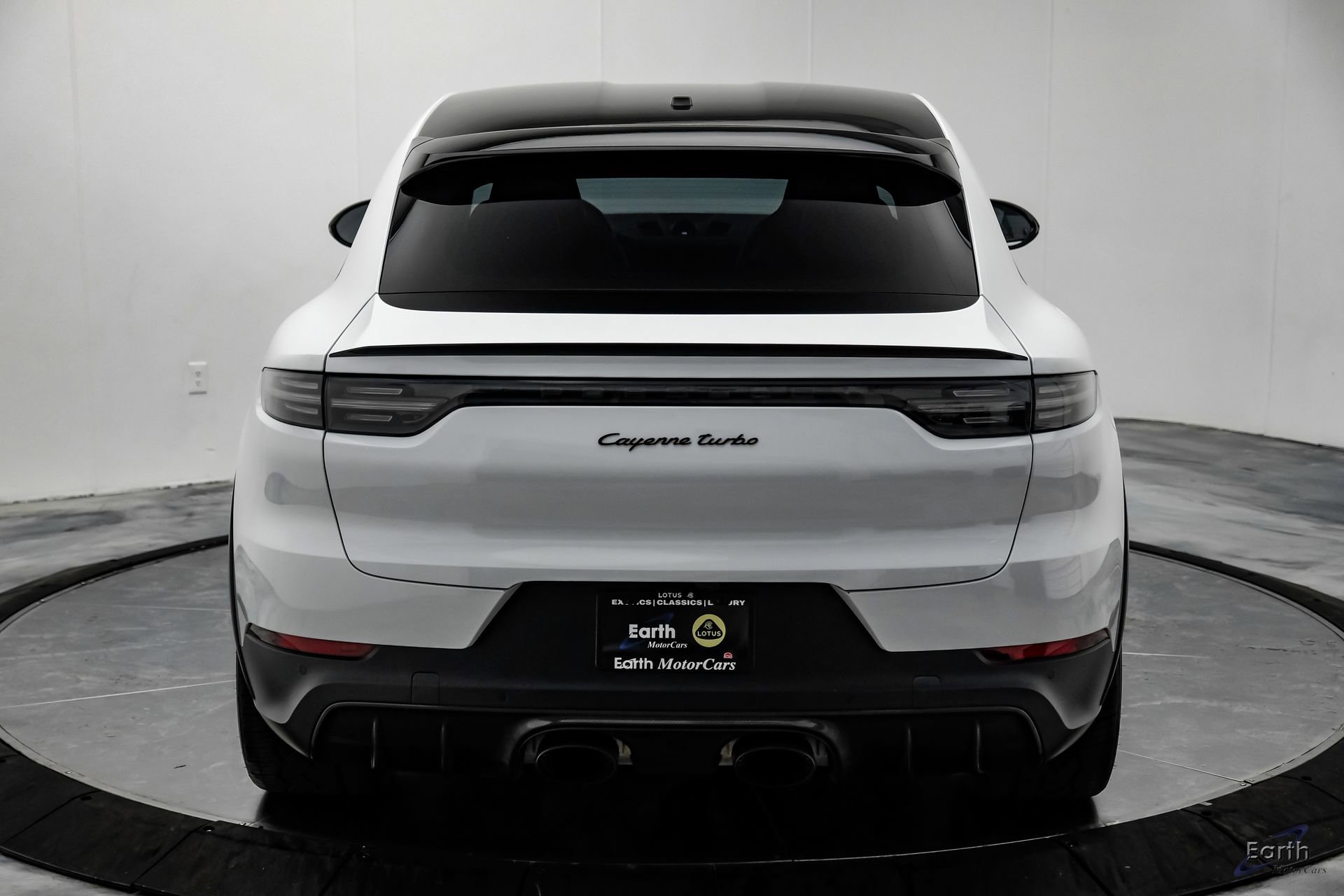 Used 2022 Porsche Cayenne Turbo image 11