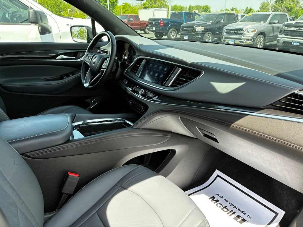 Used 2023 Buick Enclave Essence AWD/4WD image 29