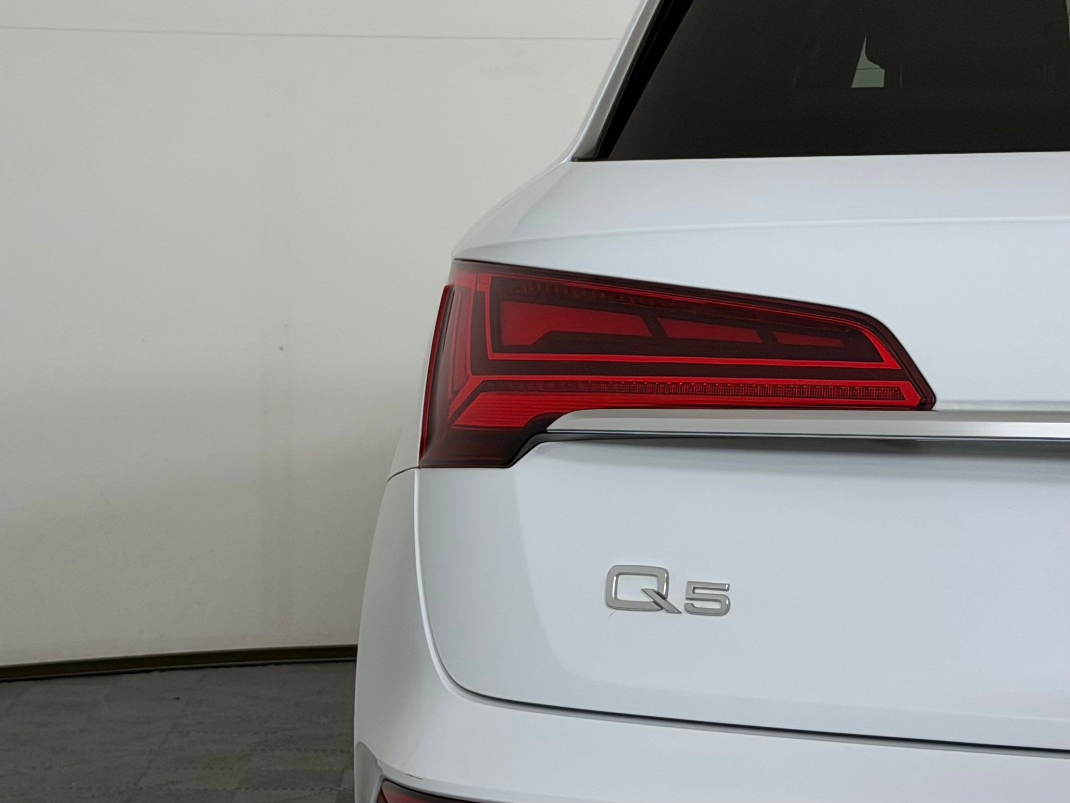 Certified 2023 Audi Q5 Premium w/ Convenience Package AWD/4WD image 13