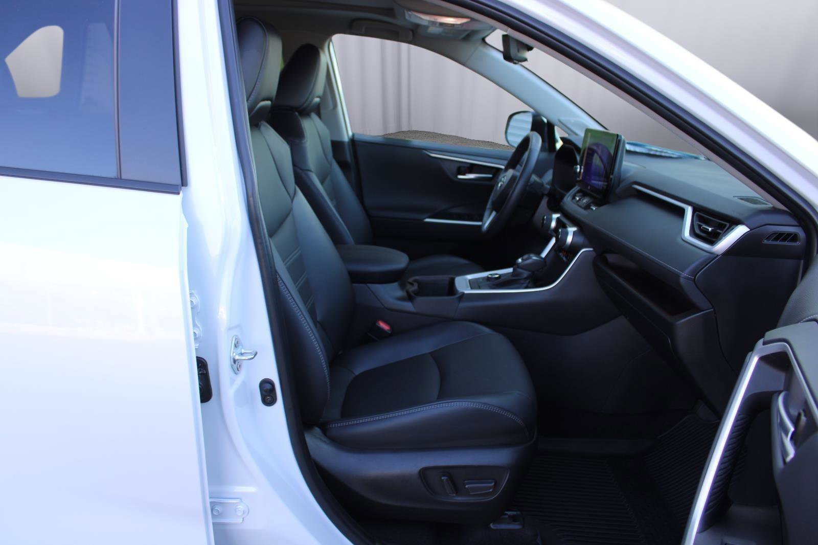 Used 2024 Toyota RAV4 Limited image 38