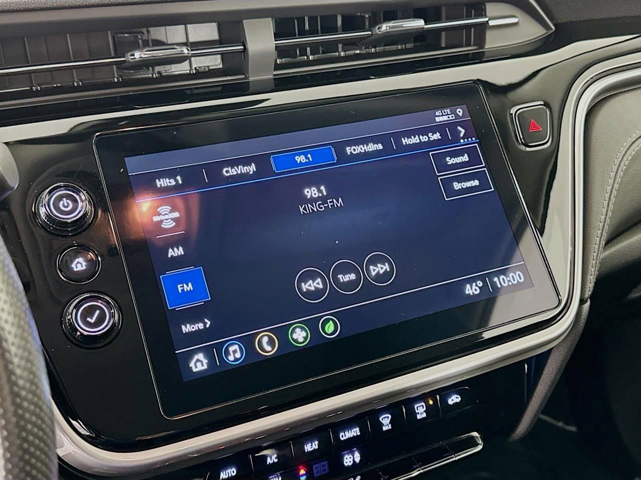 Used 2023 Chevrolet Bolt EUV LT FWD image 33