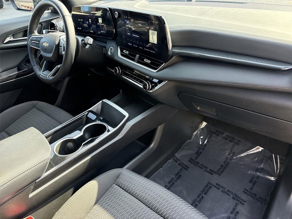 Used 2025 Chevrolet Equinox LT image 26