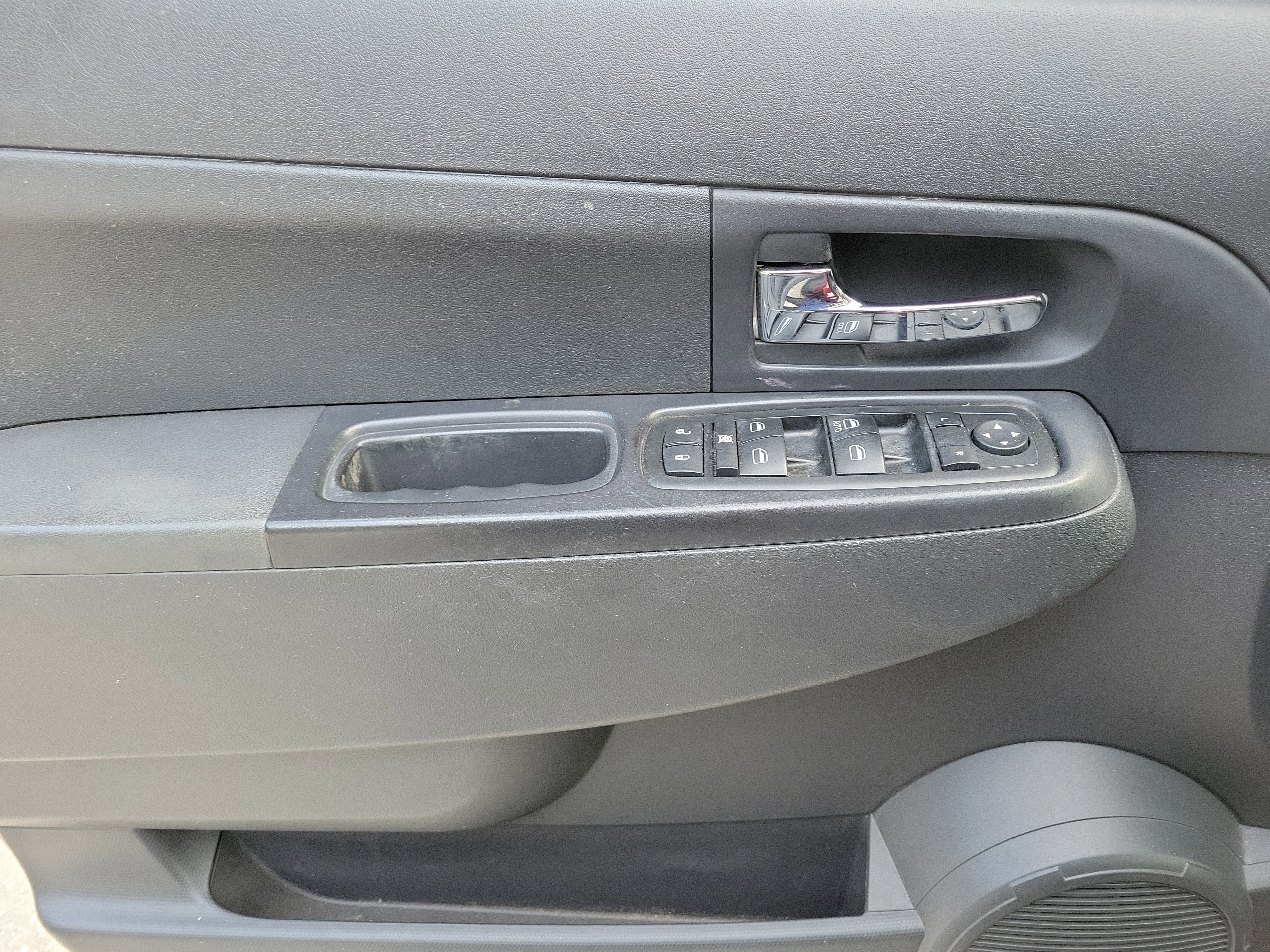 Used 2012 Jeep Liberty Sport AWD/4WD image 15