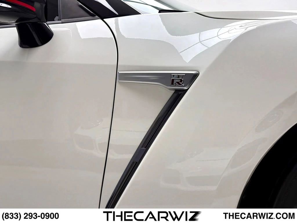 Used 2018 Nissan GT-R NISMO AWD/4WD image 44