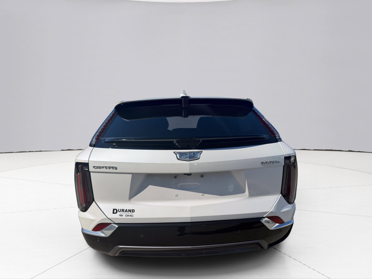 Used 2025 Cadillac Optiq Luxury 2 w/ LPO, Floor Liner Package AWD/4WD image 6