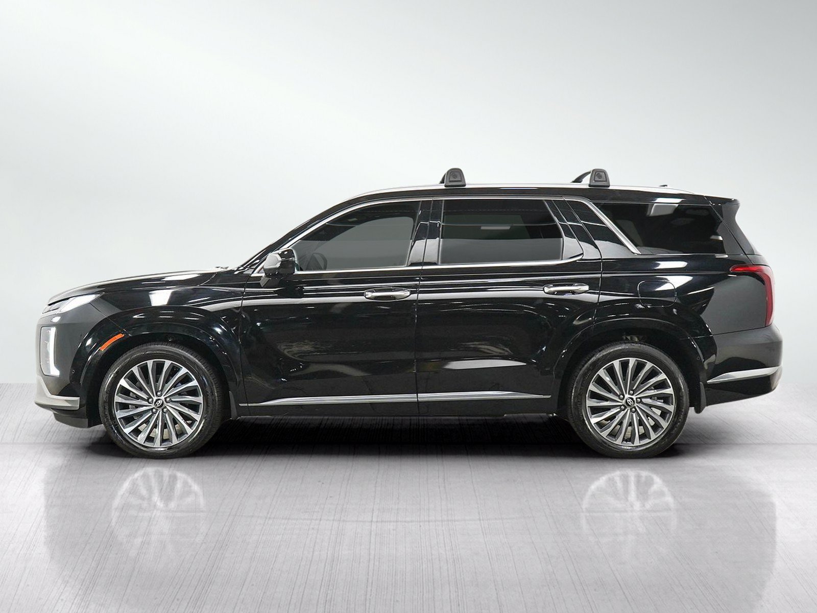 Used 2025 Hyundai Palisade Calligraphy AWD/4WD image 2