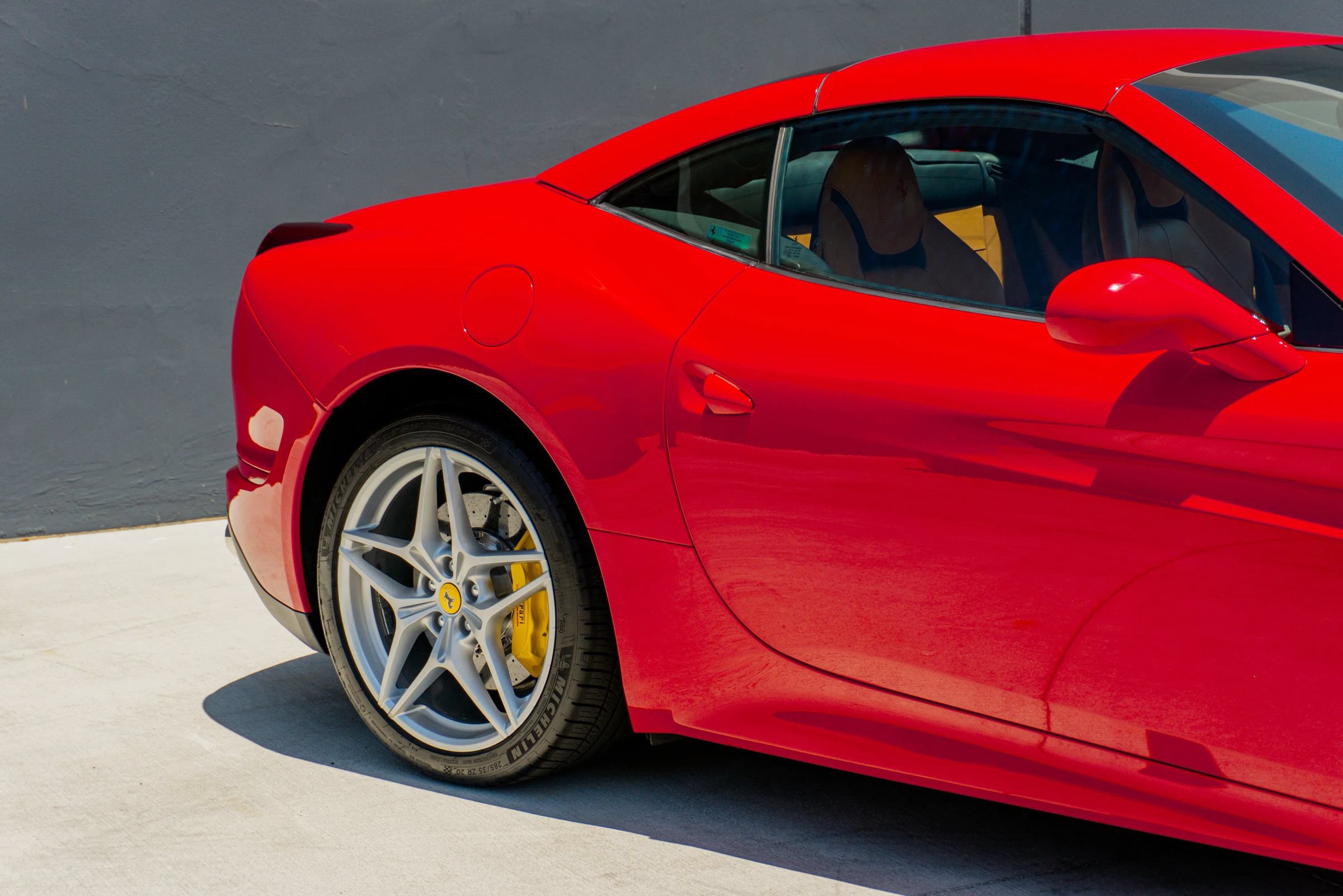 Used 2016 Ferrari California T RWD image 26