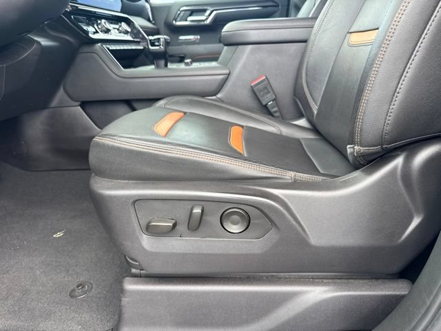 Used 2024 GMC Sierra 1500 AT4 w/ Technology Package AWD/4WD image 18