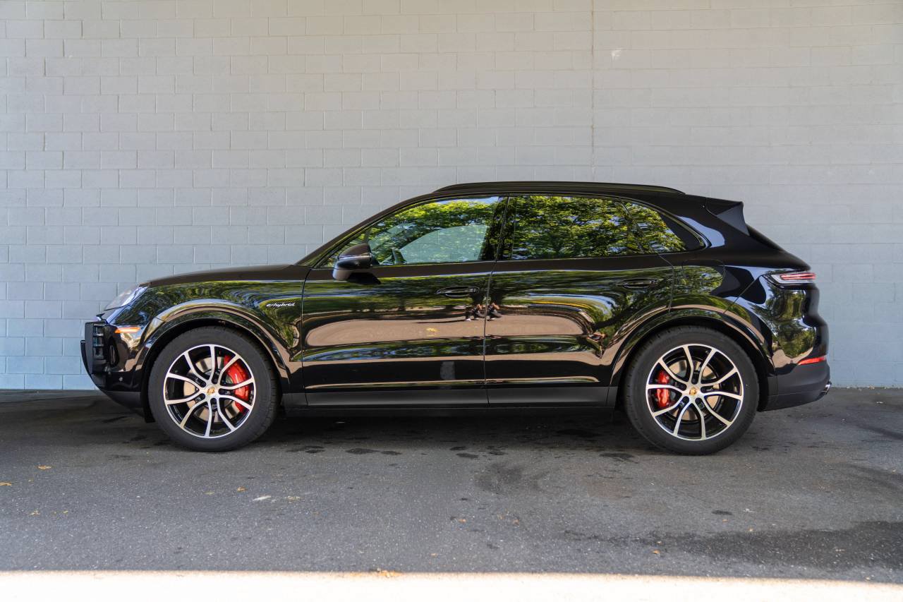 New 2026 Porsche Cayenne S AWD/4WD image 2