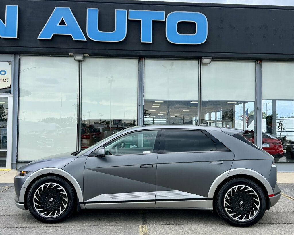 Used 2023 Hyundai Ioniq 5 Limited AWD/4WD image 2