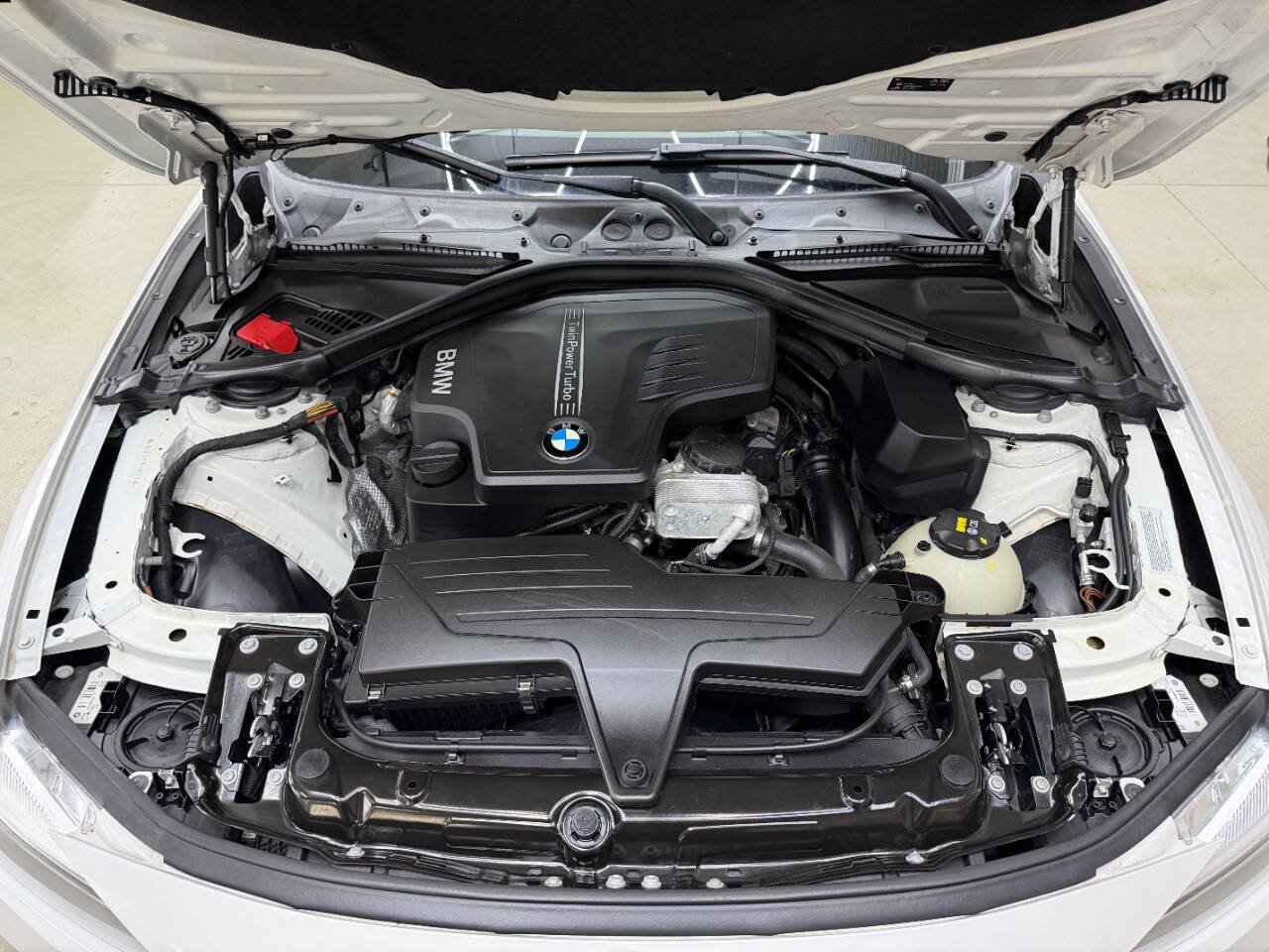 Used 2016 BMW 320i xDrive Sedan AWD/4WD image 7