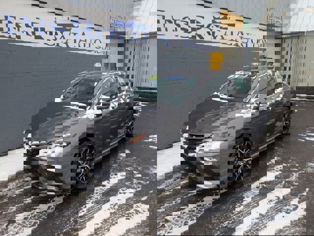 Used 2023 Toyota Camry SE image 2