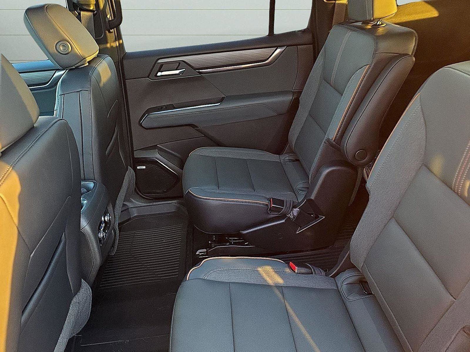 New 2026 GMC Acadia AT4 w/ Super Cruise Package image 14