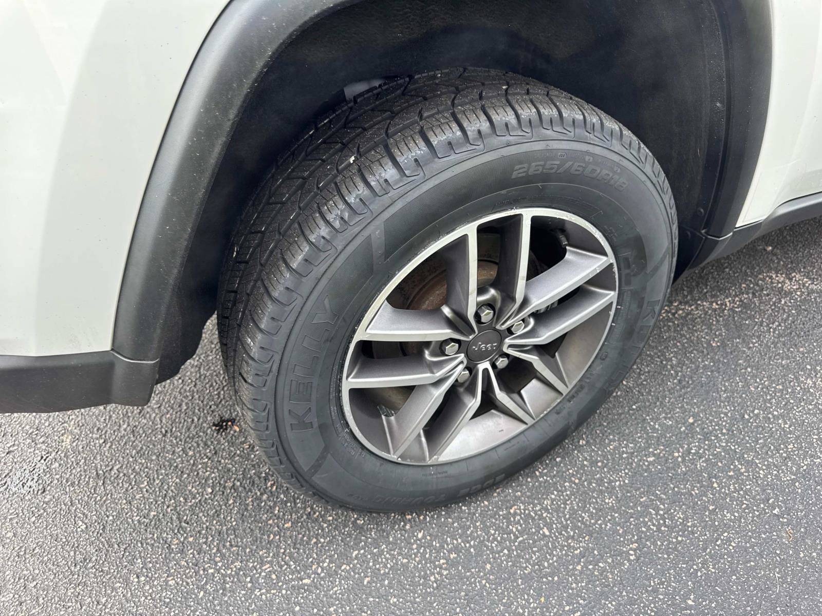 Used 2022 Jeep Grand Cherokee Limited image 9