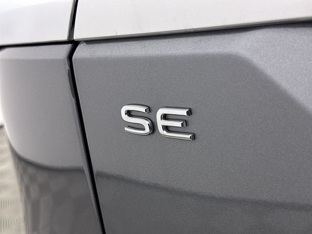 Used 2025 Volkswagen Atlas SE FWD image 33