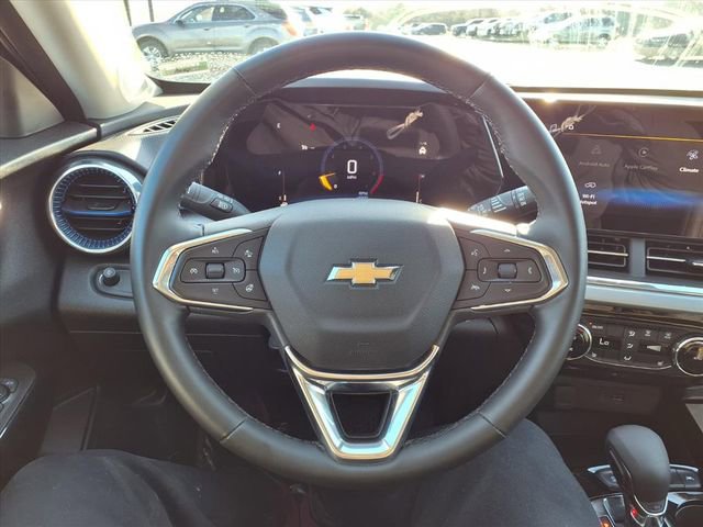 Used 2025 Chevrolet Trax LT w/ LT Convenience Package image 68