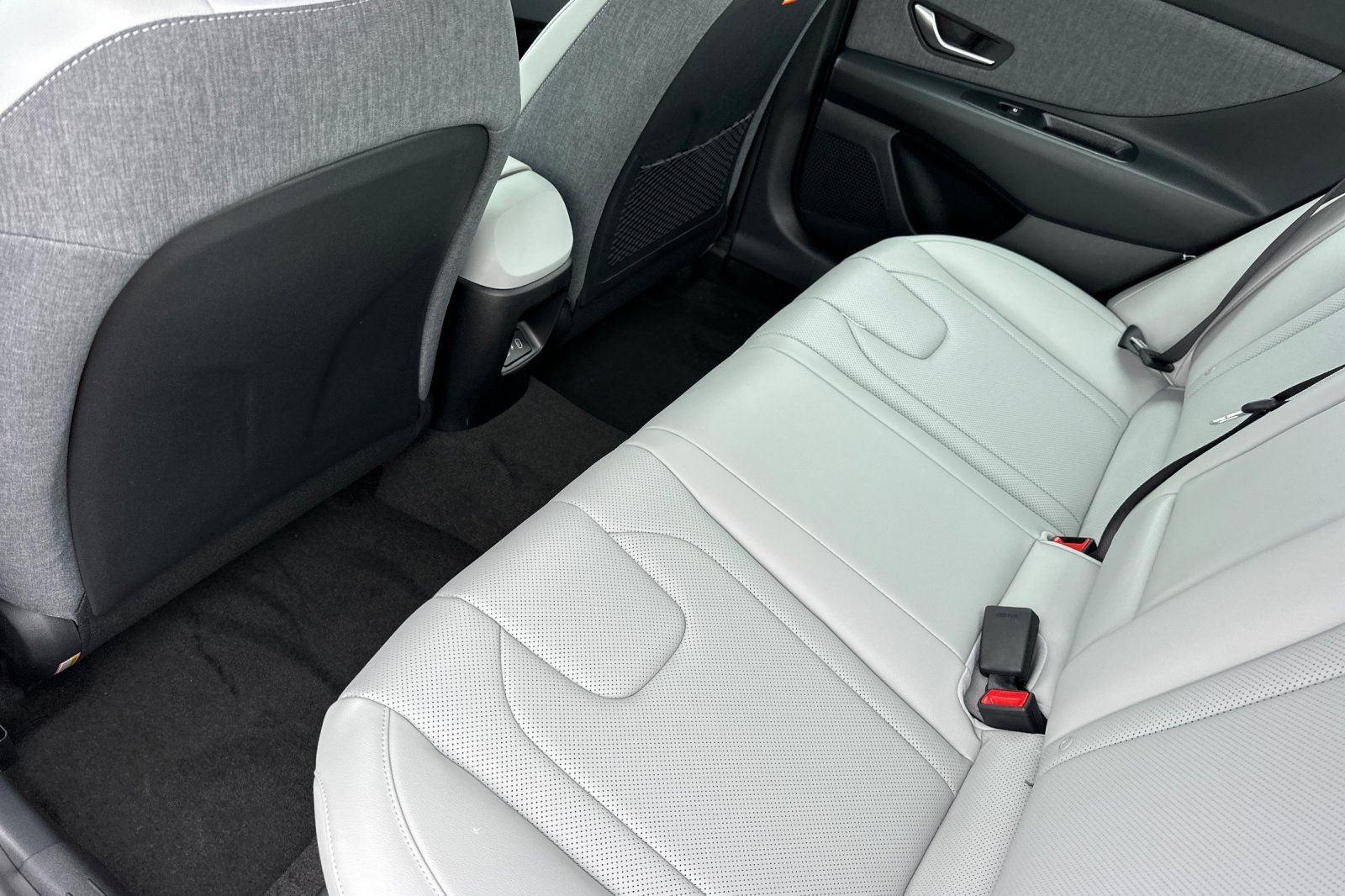 New 2026 Hyundai Elantra Limited FWD image 11