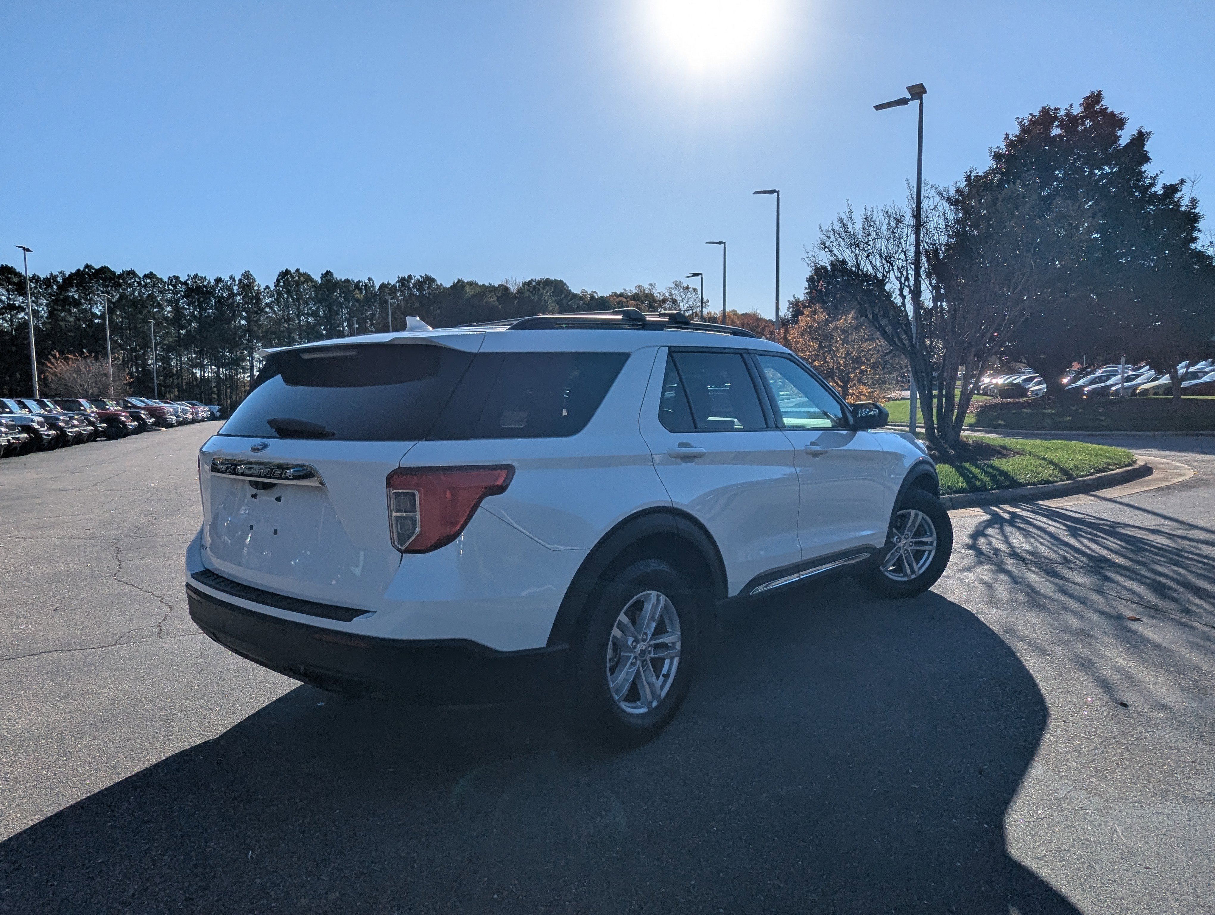 Used 2022 Ford Explorer XLT image 5