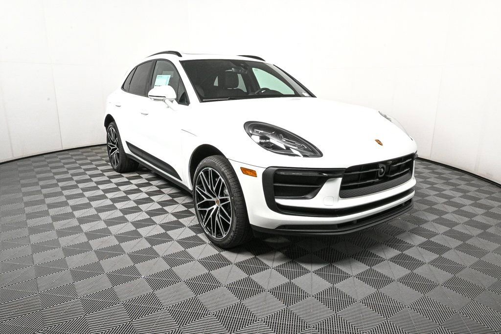 Certified 2026 Porsche Macan AWD/4WD image 27