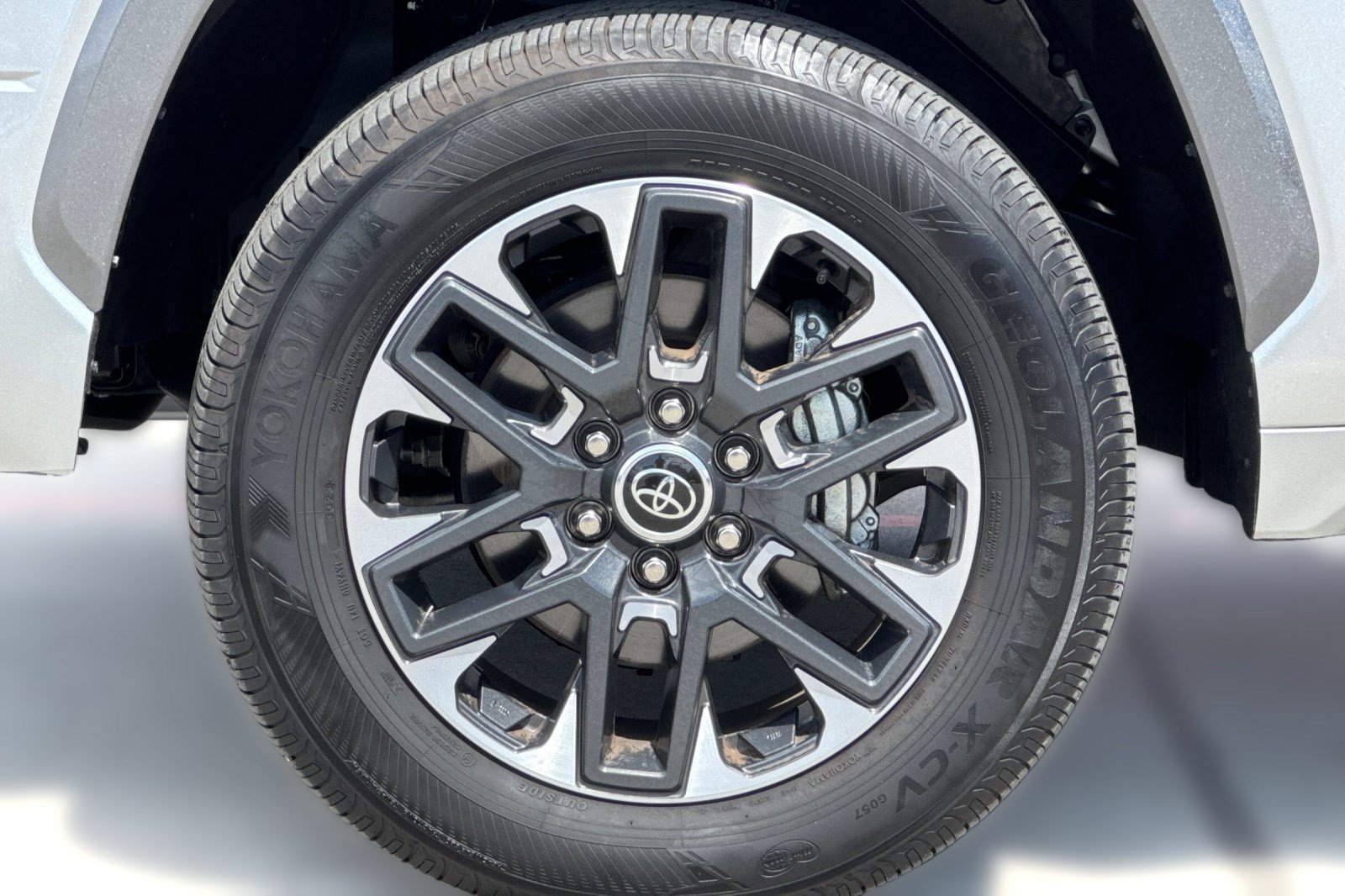 Used 2024 Toyota Tundra Limited AWD/4WD image 12