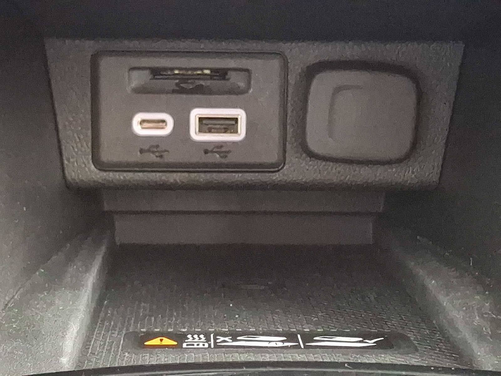 Used 2023 Chevrolet Bolt EUV LT FWD image 26