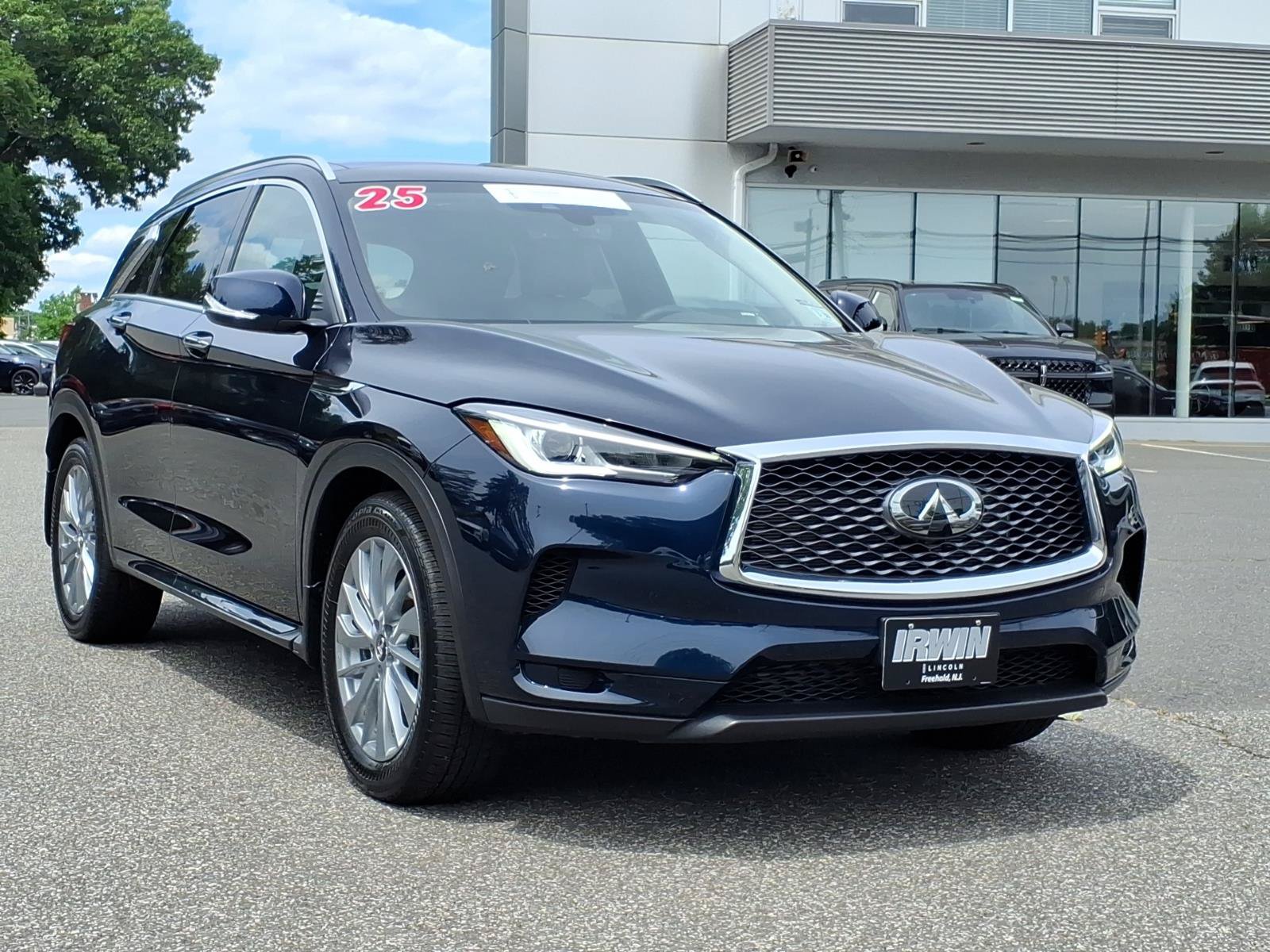 Used 2025 INFINITI QX50 Luxe AWD/4WD image 2