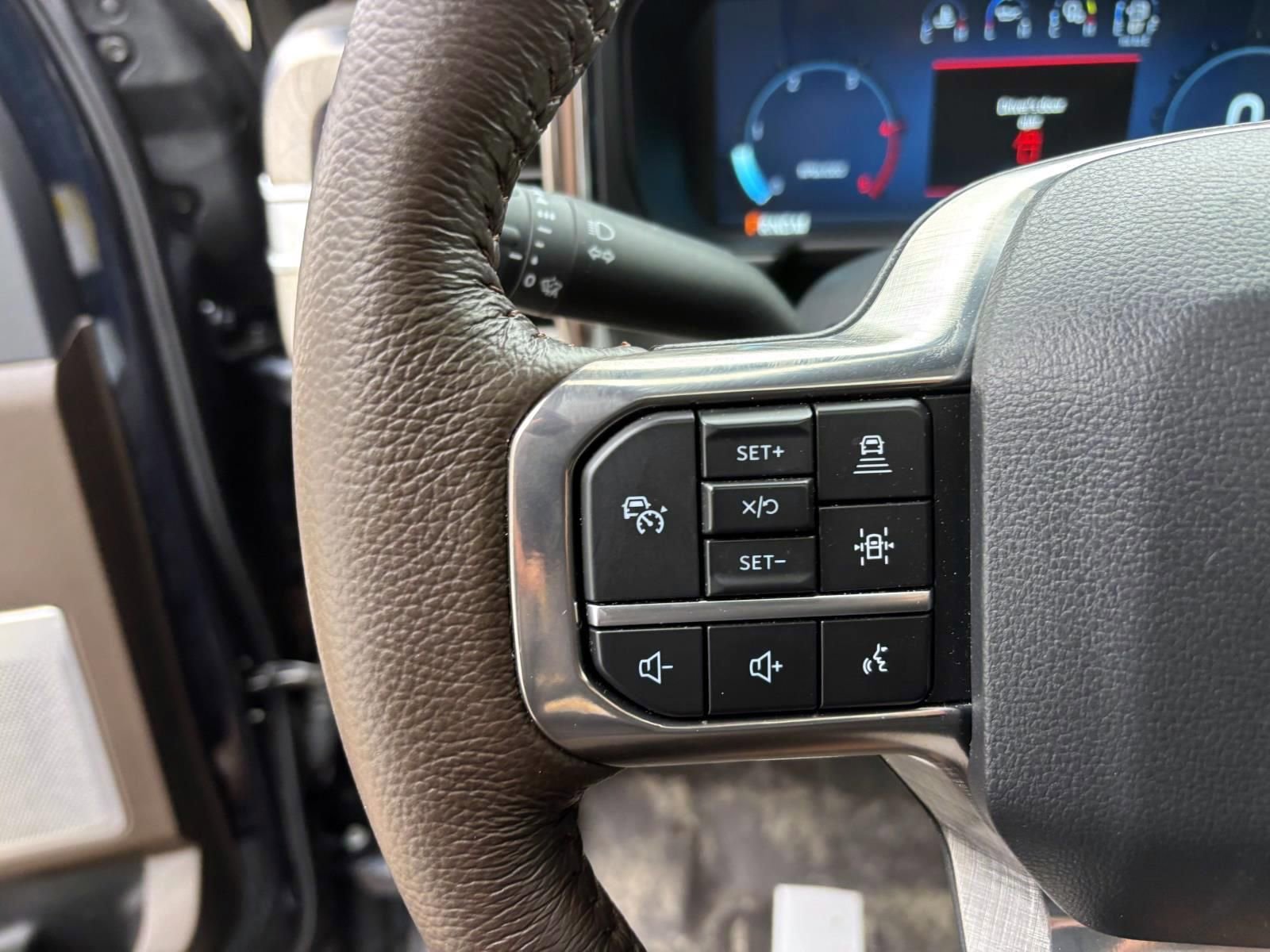 Used 2024 Ford F350 King Ranch w/ FX4 Off-Road Package image 18