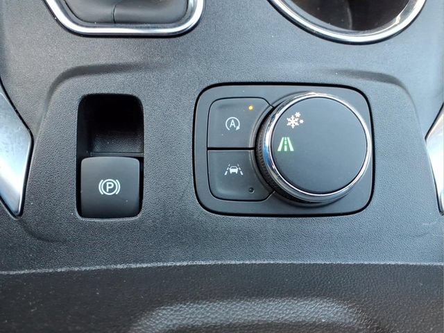 Used 2023 Chevrolet Traverse LT FWD image 23