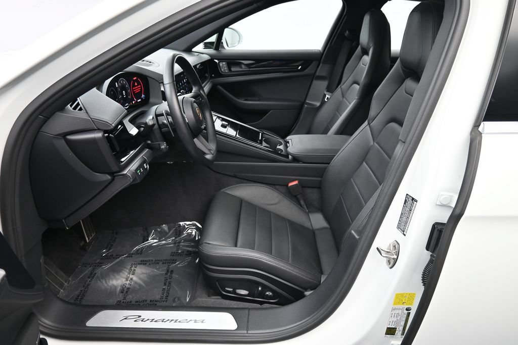 Certified 2025 Porsche Panamera RWD image 11