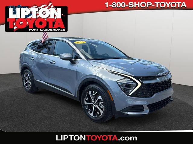 Used 2025 Kia Sportage EX FWD image 1