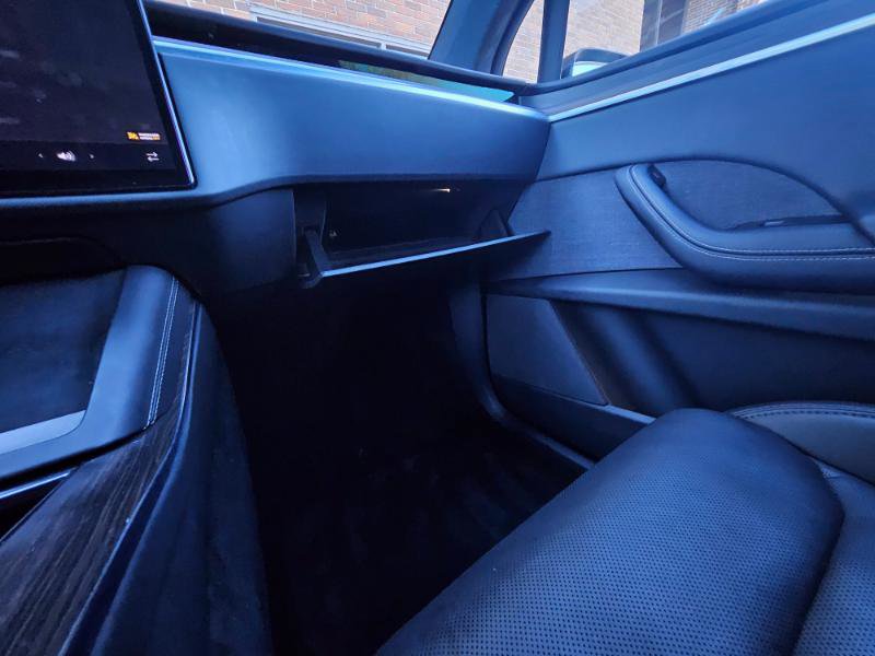 Used 2023 Tesla Model X image 47