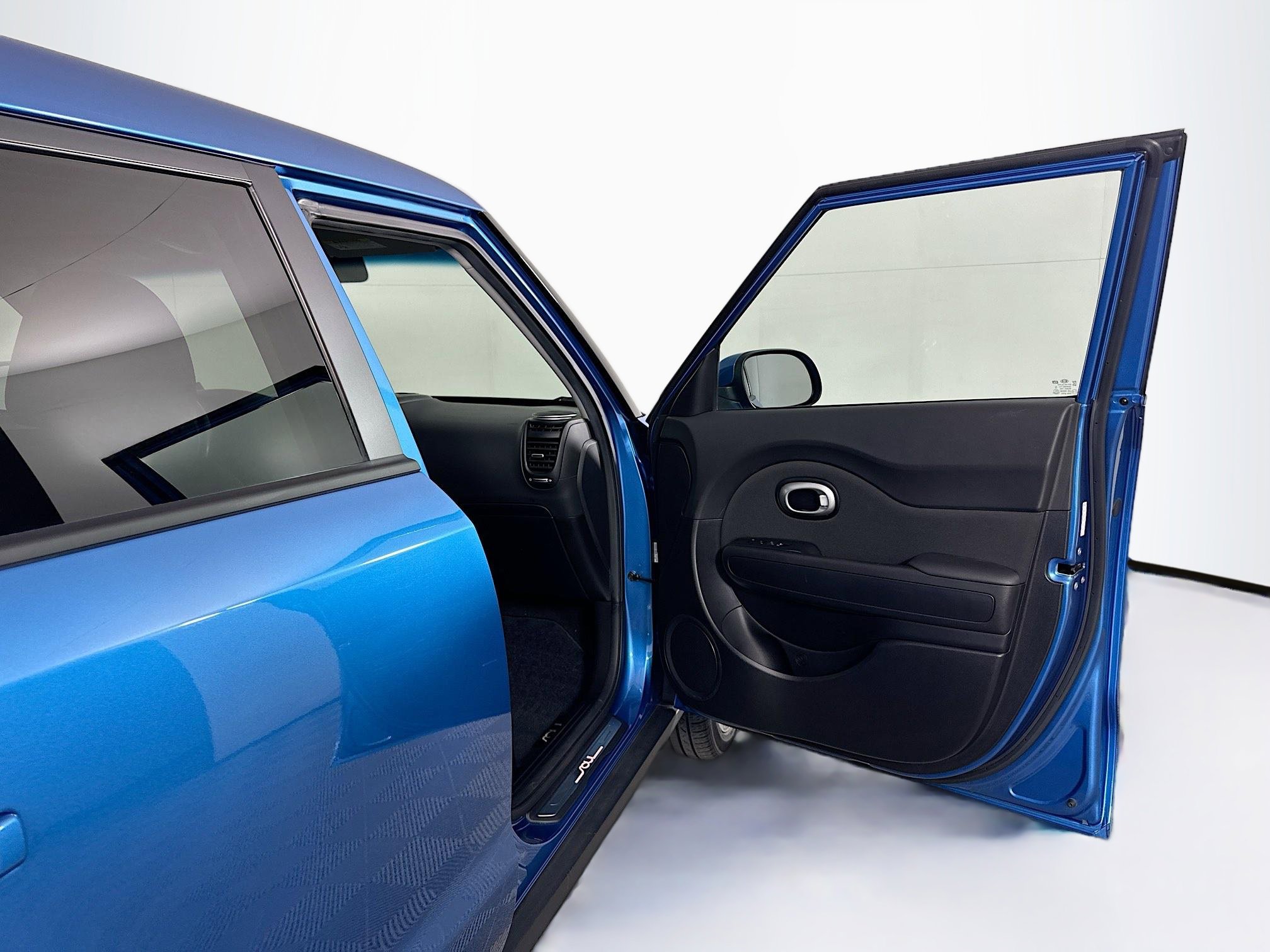 Used 2018 Kia Soul + image 29