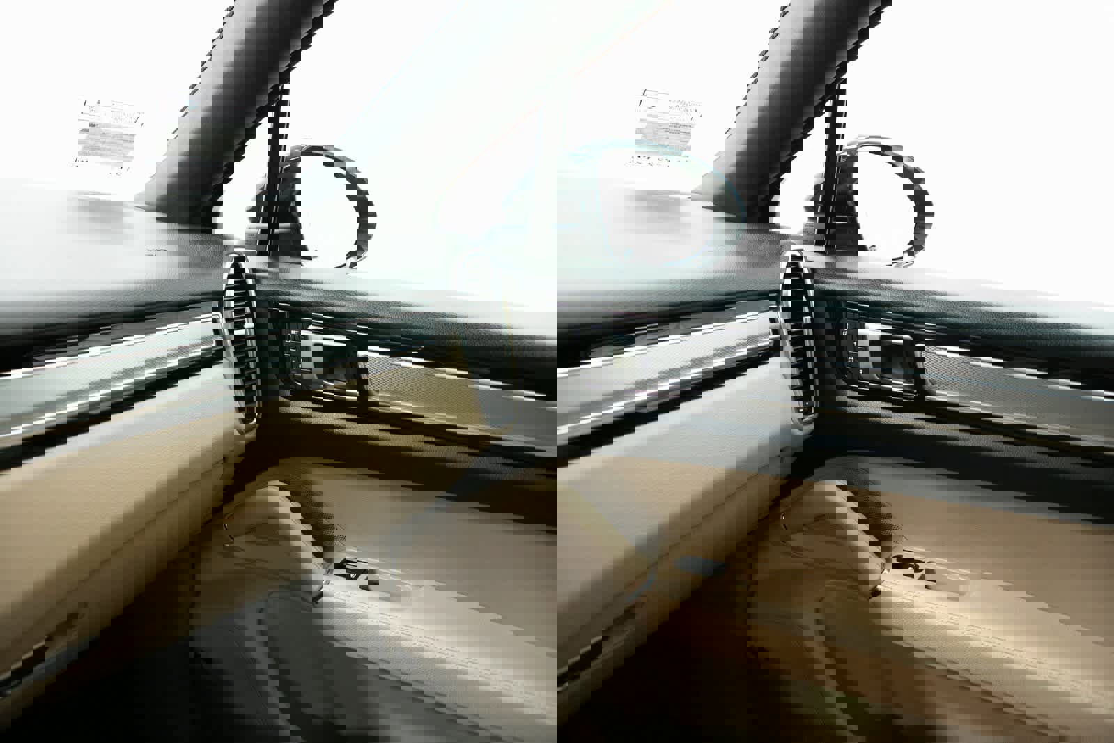 Certified 2022 Porsche Cayenne Platinum Edition image 21