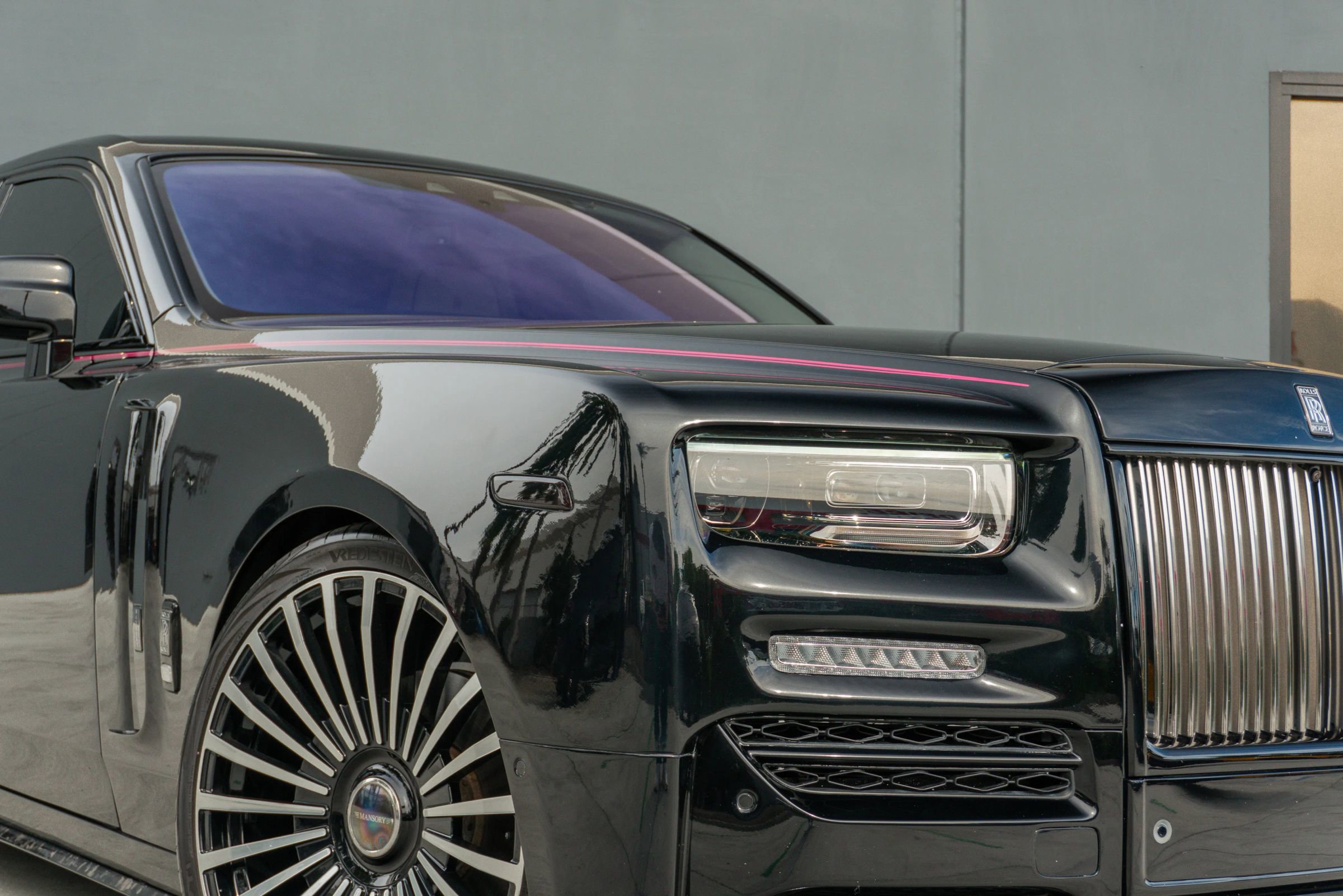 Used 2023 Rolls-Royce Phantom Sedan image 30