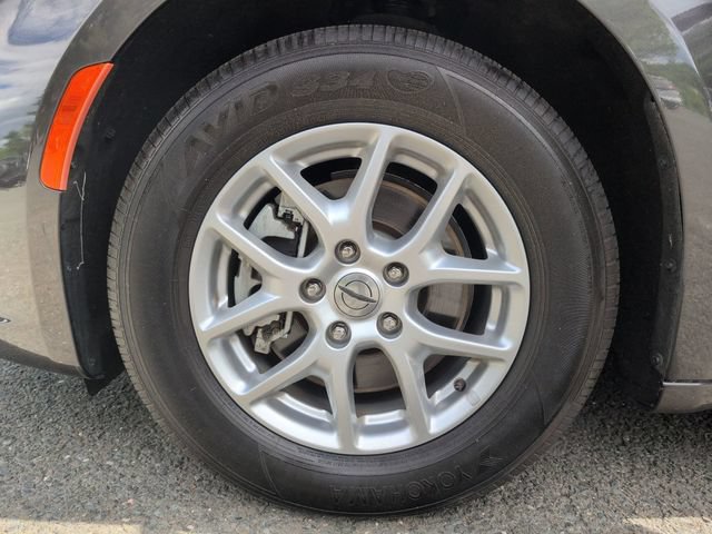 Used 2023 Chrysler Pacifica Touring-L FWD image 24