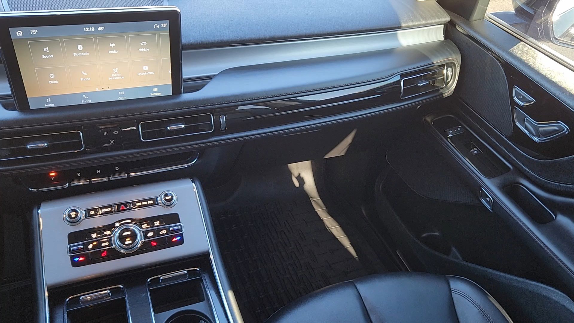 Used 2024 Lincoln Aviator AWD w/ Premium Package image 6