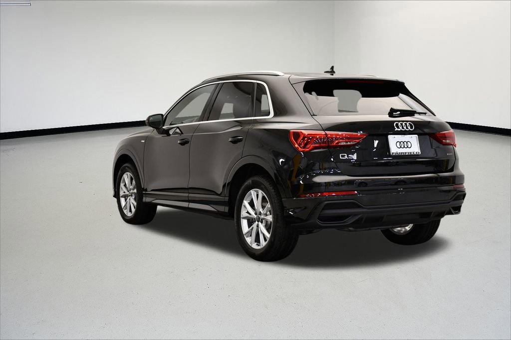 Used 2025 Audi Q3 2.0T Premium w/ Convenience Package image 3