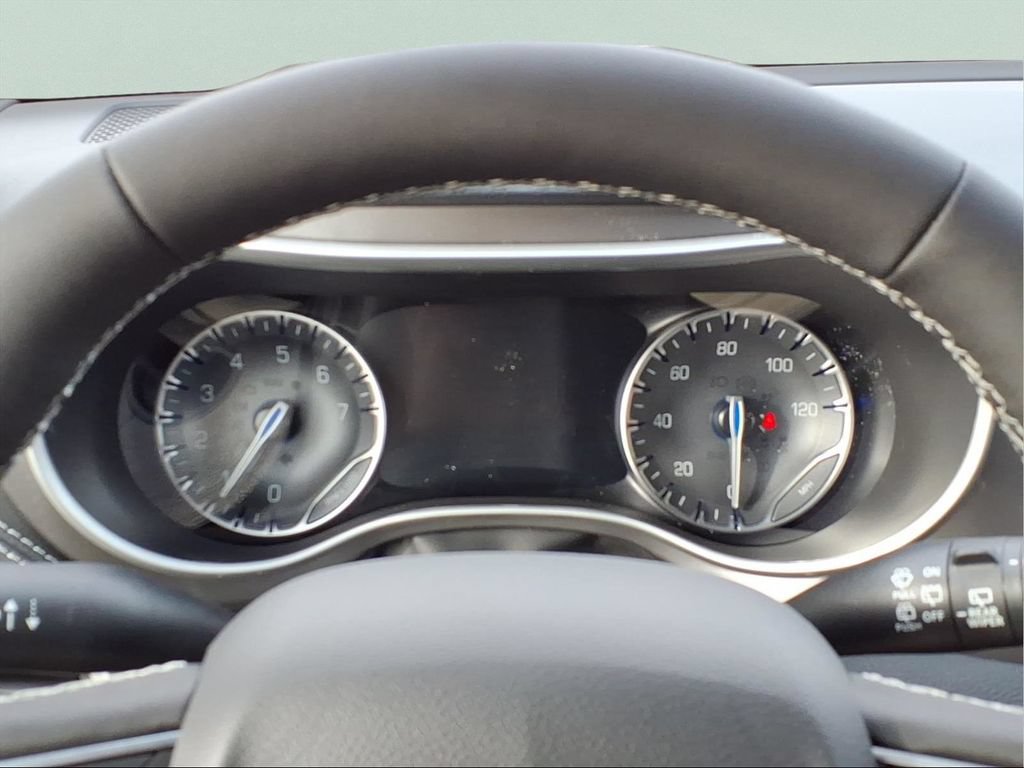 New 2026 Chrysler Pacifica Select FWD image 27
