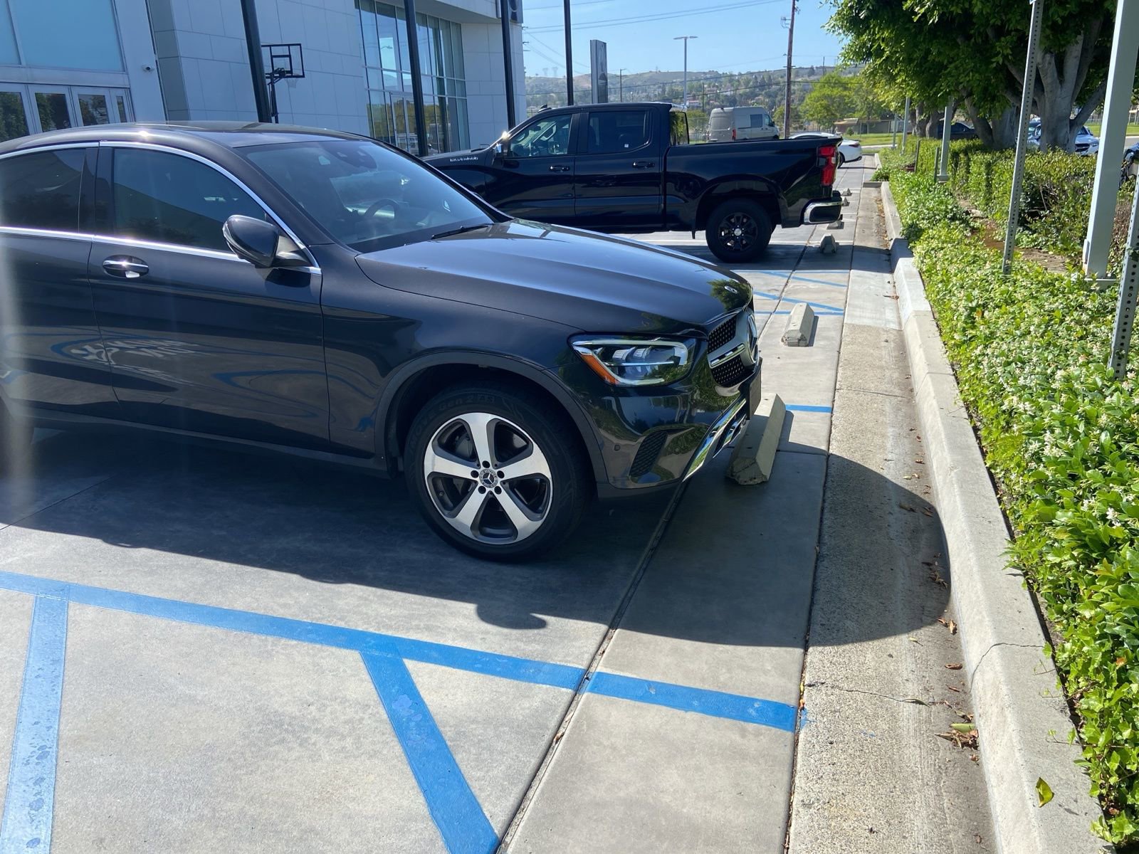 Used 2020 Mercedes-Benz GLC 300 4MATIC Coupe image 3