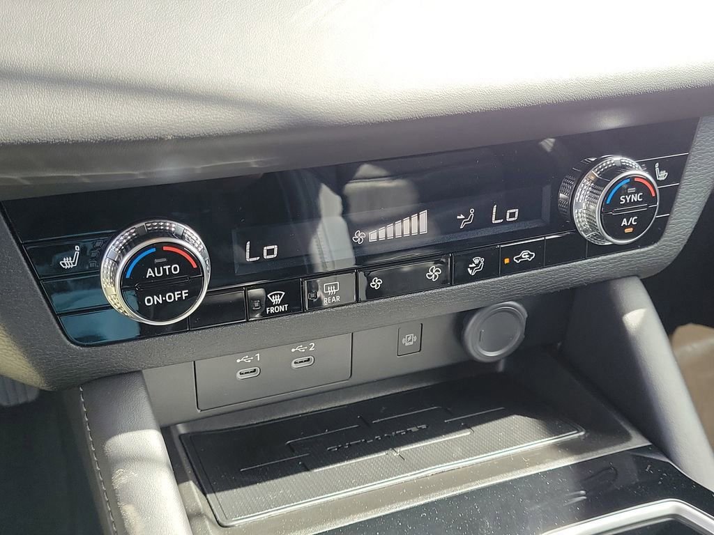 New 2025 Mitsubishi Outlander SE image 17